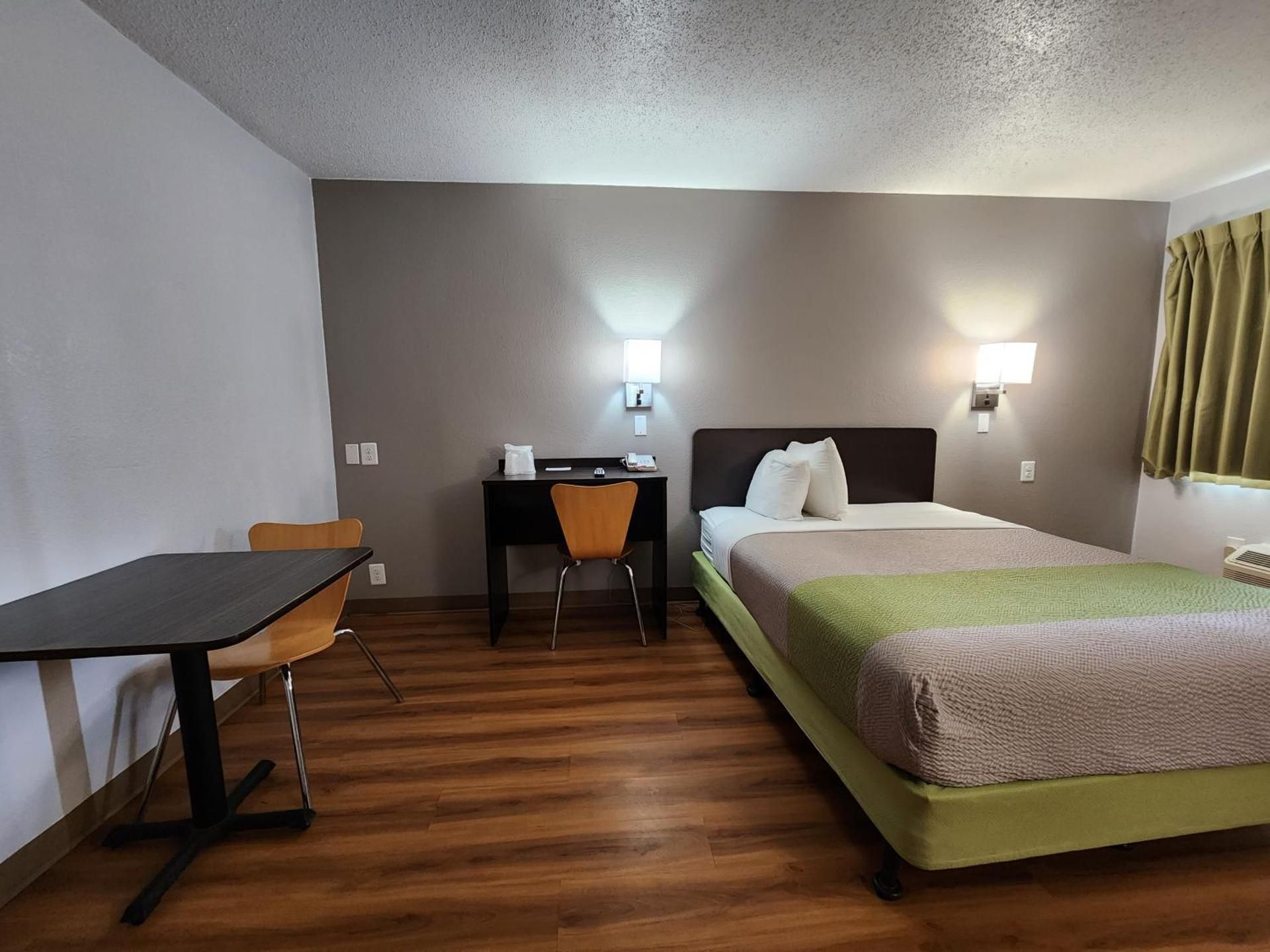 King Room with Roll-In Shower - Disability Access