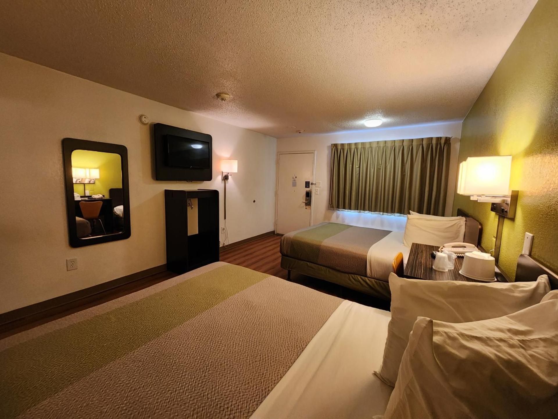 Queen Room with Two Queen Beds - Disability Access - Roll In Shower