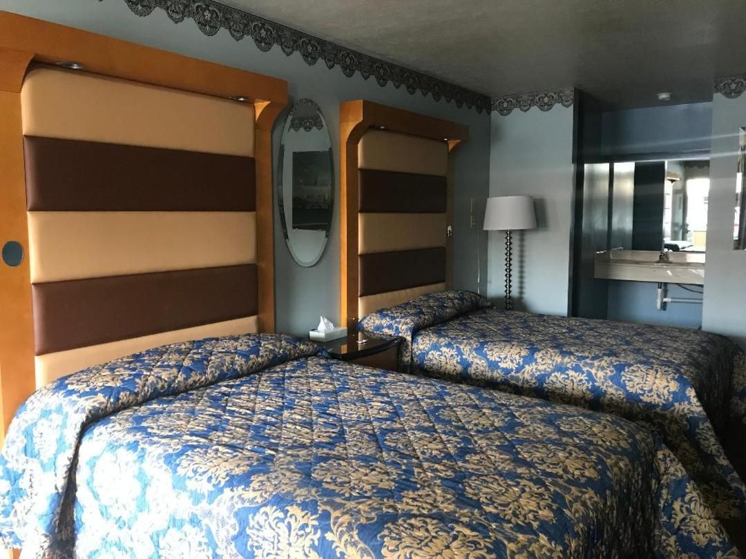 Double Room with Two Double Beds - Non-Smoking