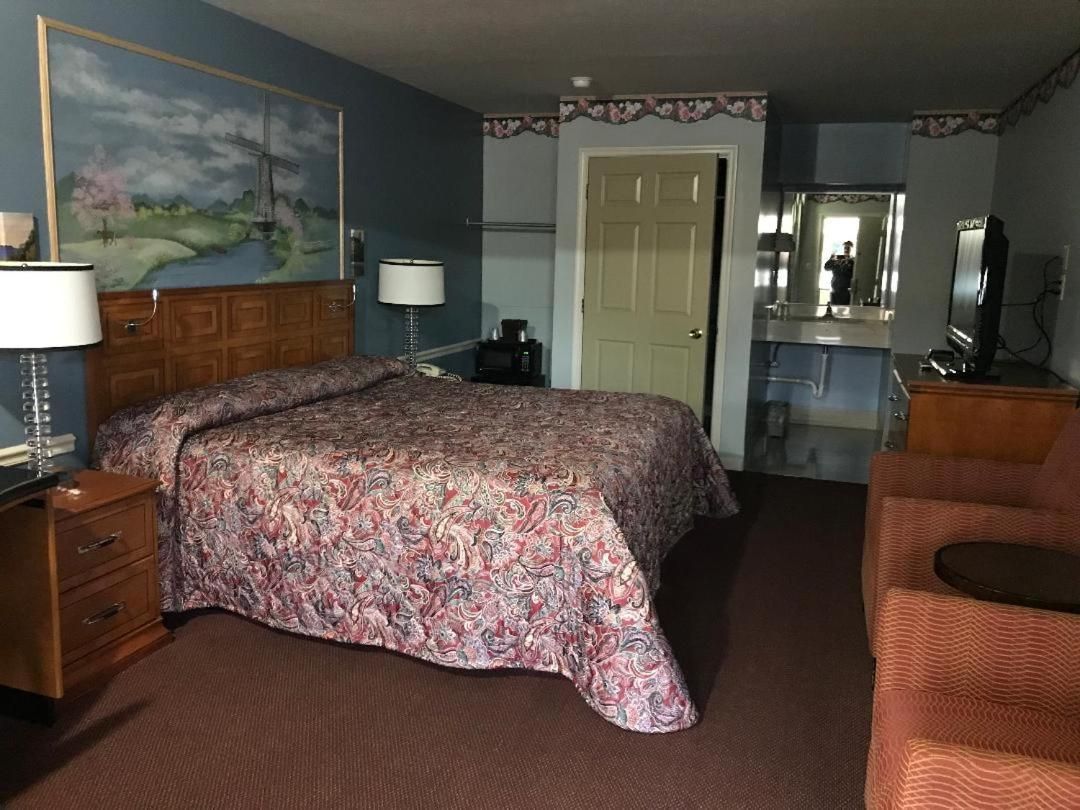 King Room - Non-Smoking