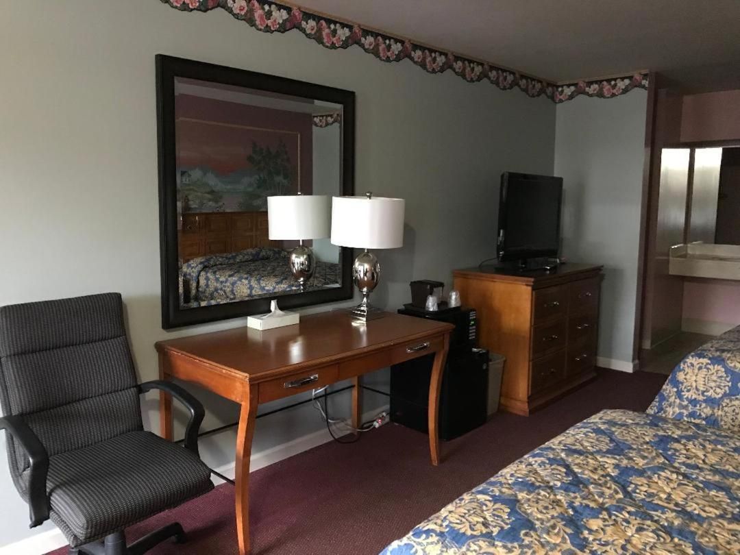 Double Room with Two Double Beds - Smoking