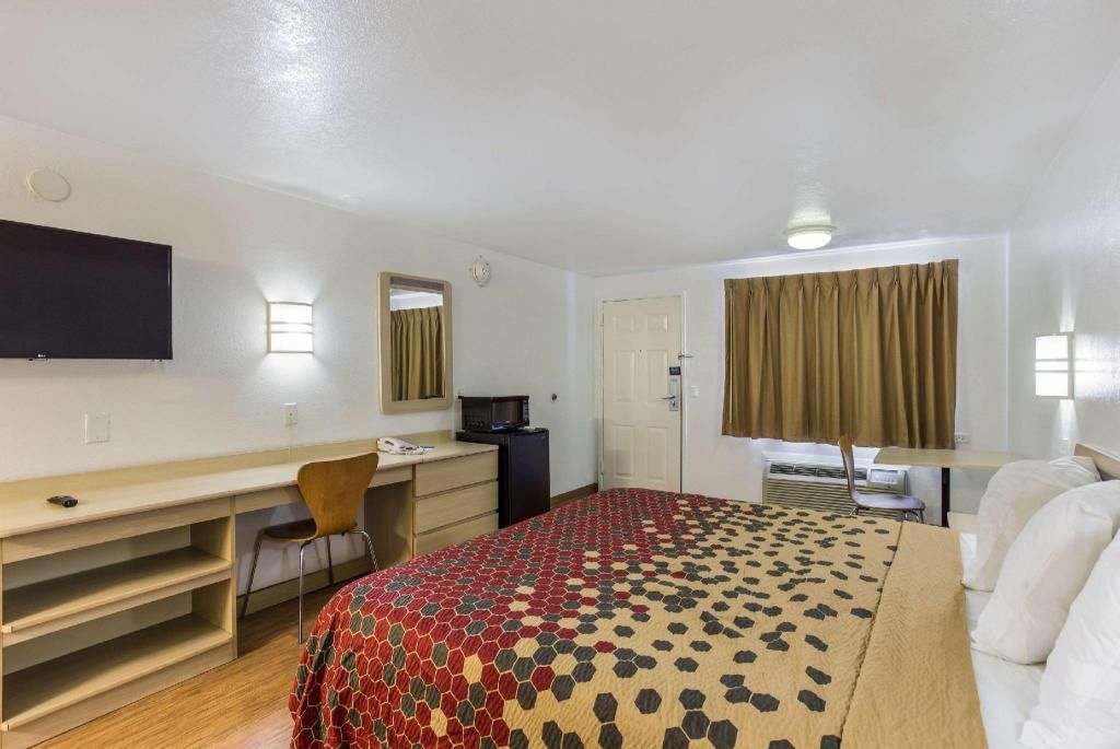 King Room - Non-Smoking