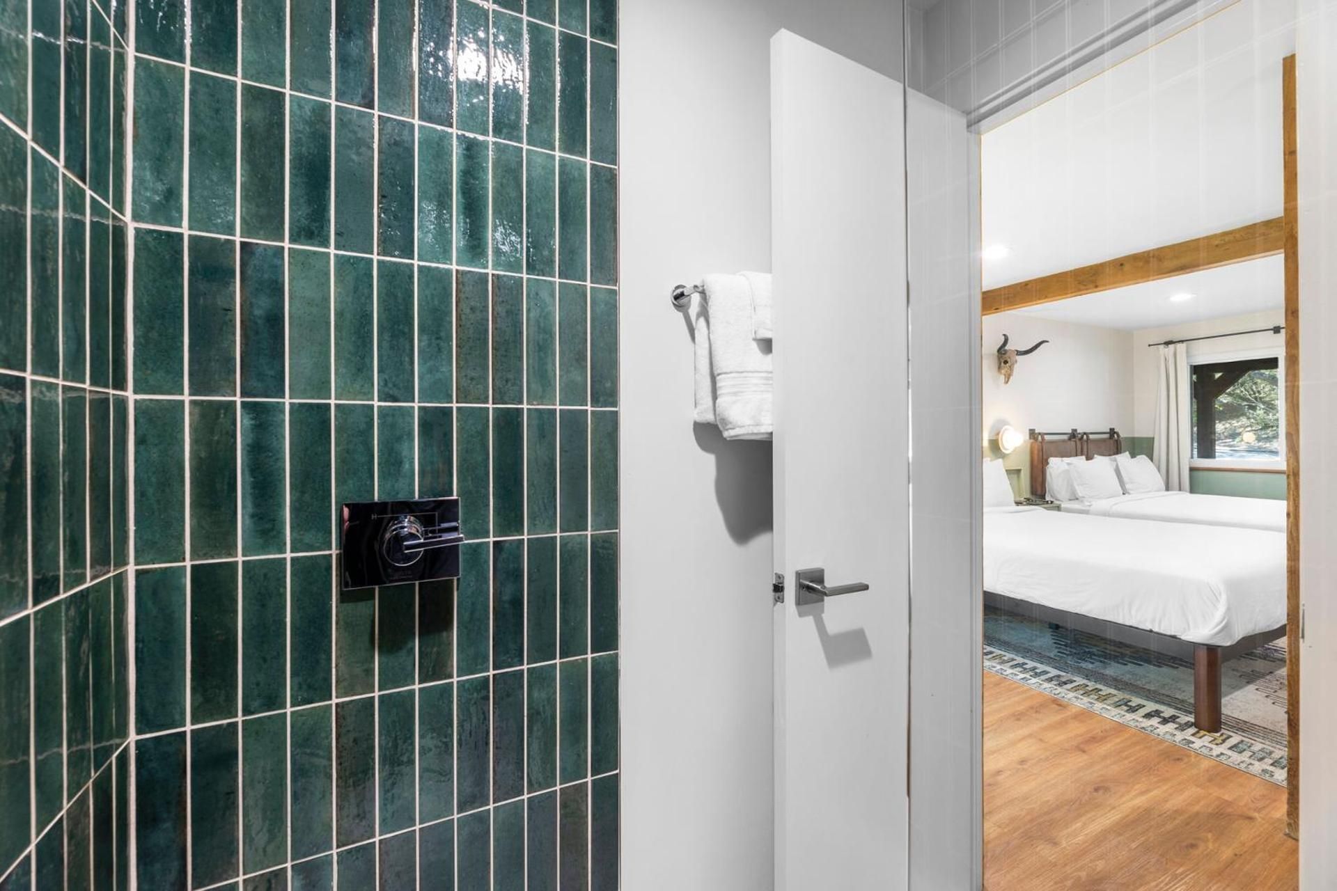 The Bygone Deluxe Double Room 3