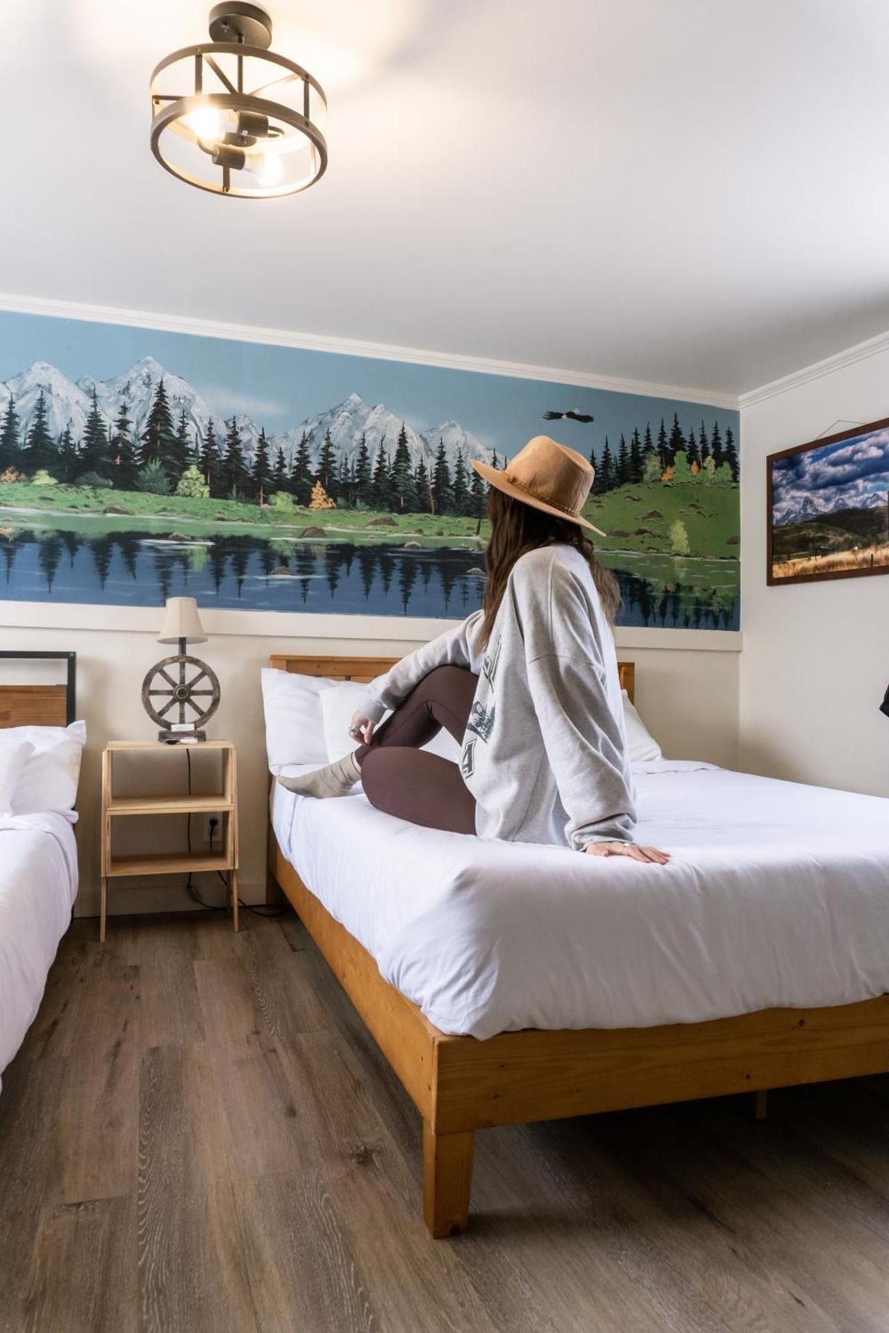 Sacajawea Inn Double Room 2