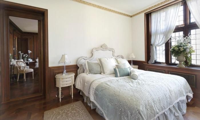 Deluxe Queen Suite