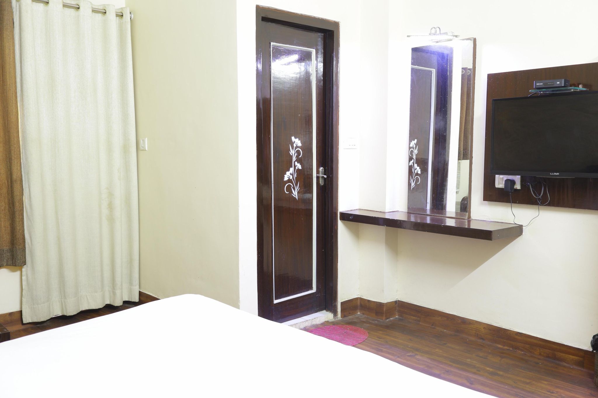 TRPOTELS Vivek Continental Deluxe Room 12