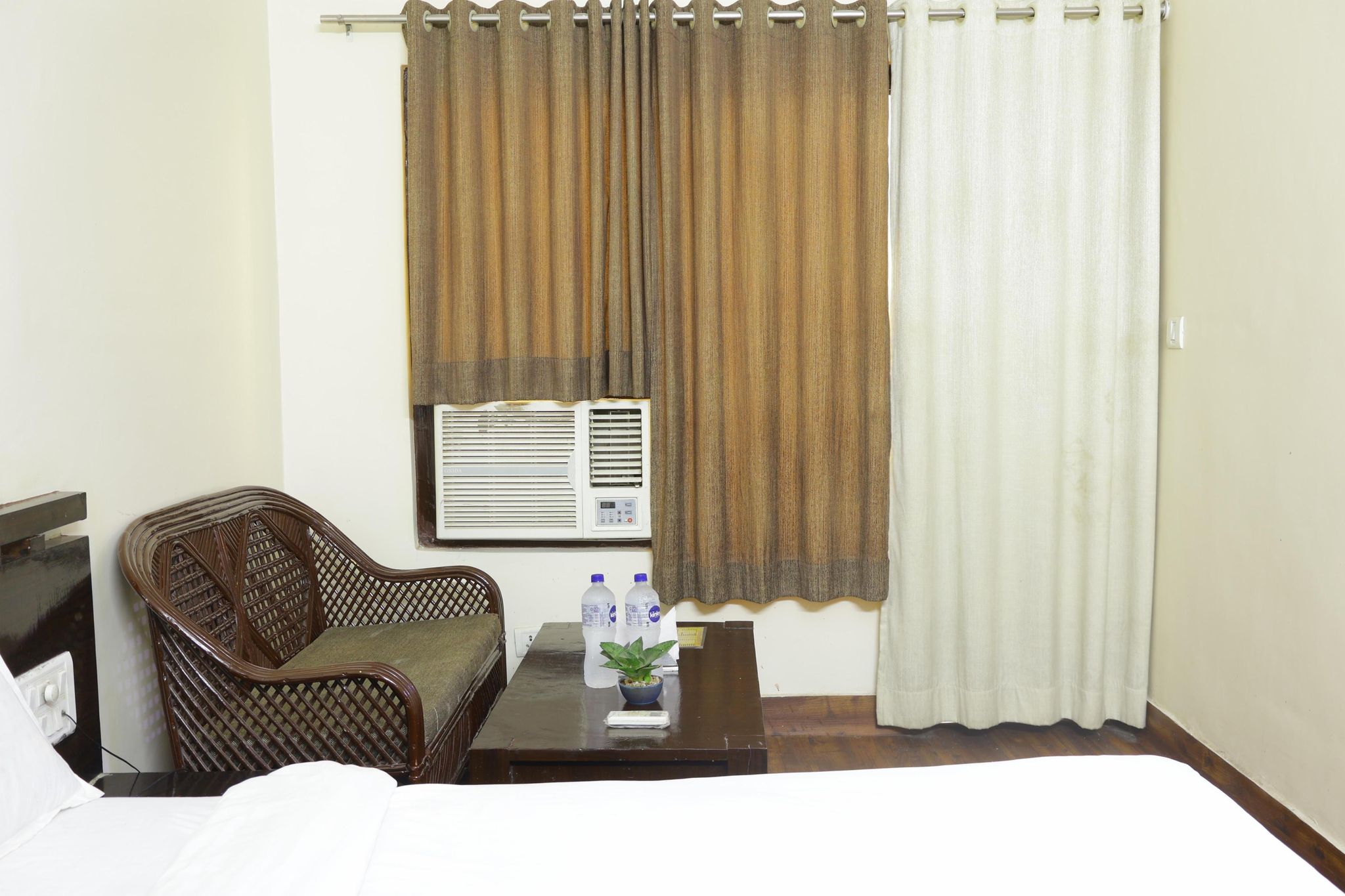 TRPOTELS Vivek Continental Deluxe Room 13