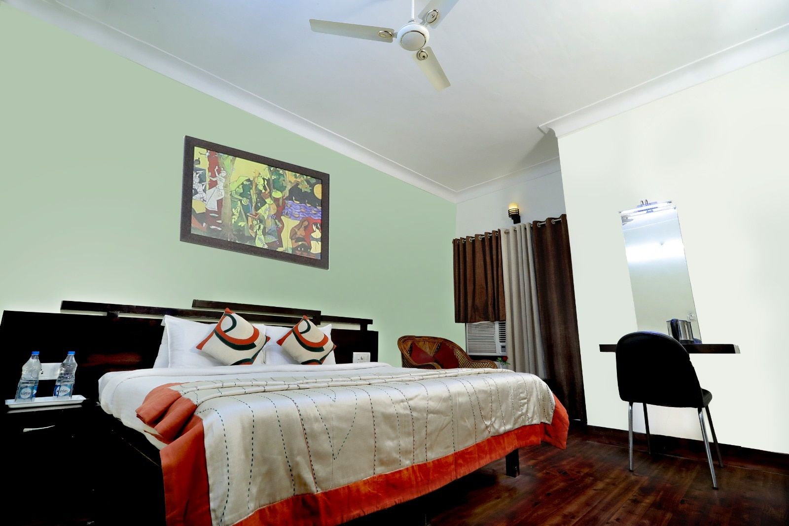 TRPOTELS Vivek Continental Deluxe Room 3