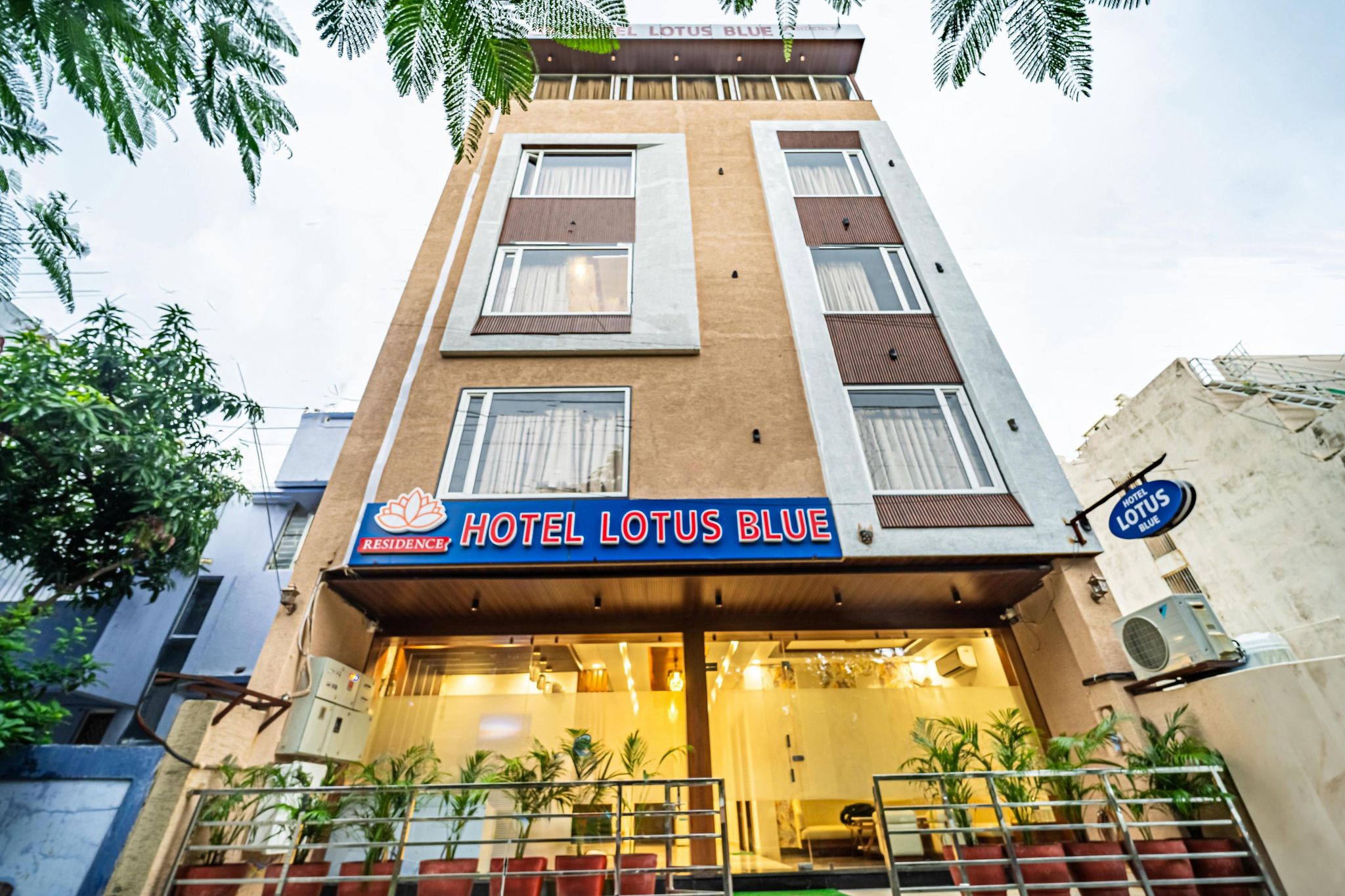 Hotel Lotus Blue