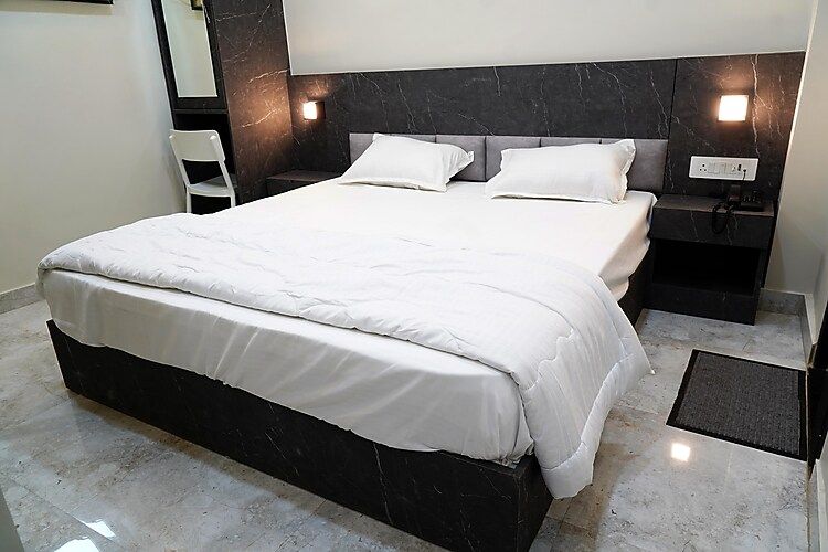 Deluxe Room with Air Conditioning