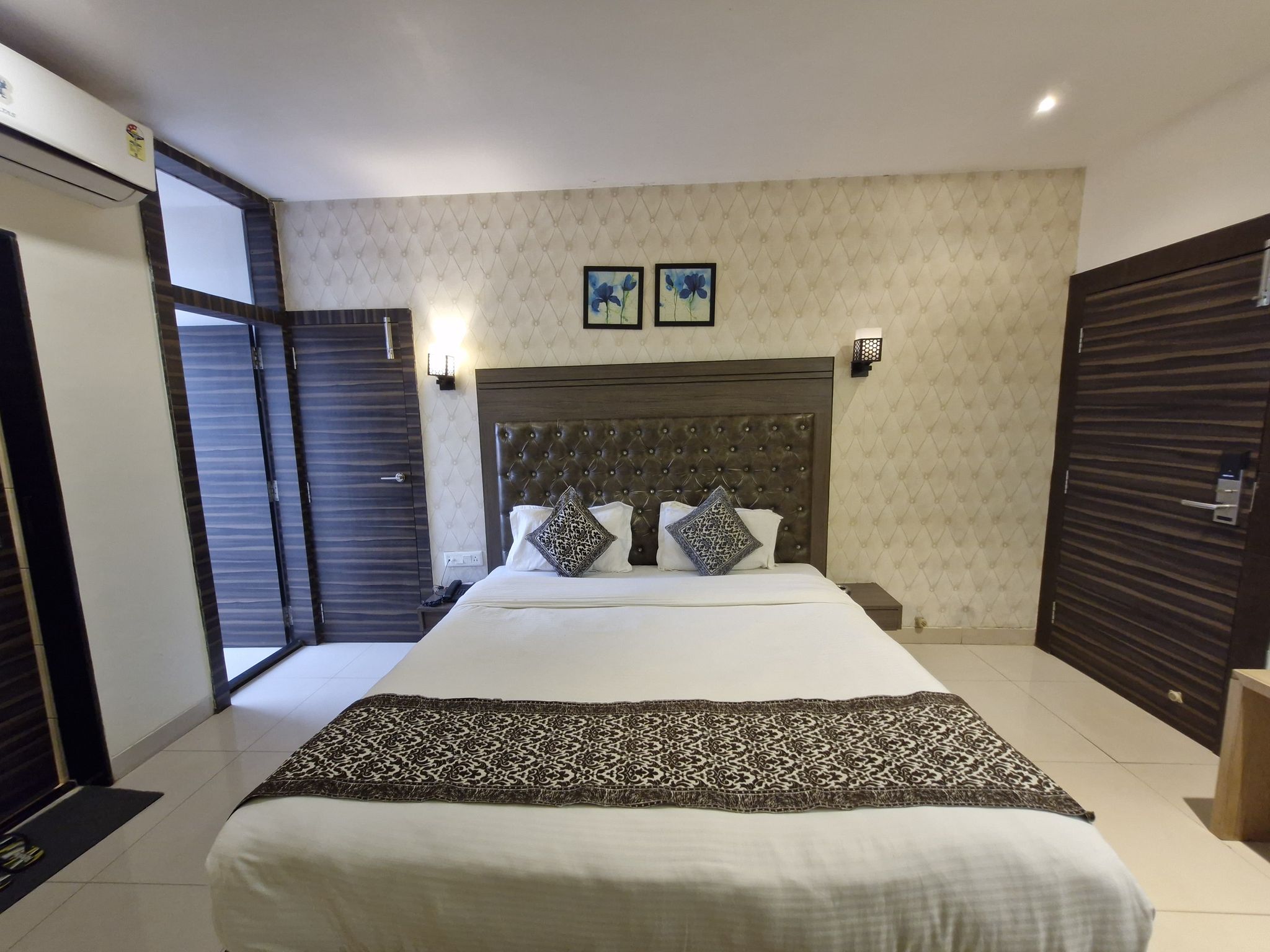 HOTEL NIRVANA Standard Room 2