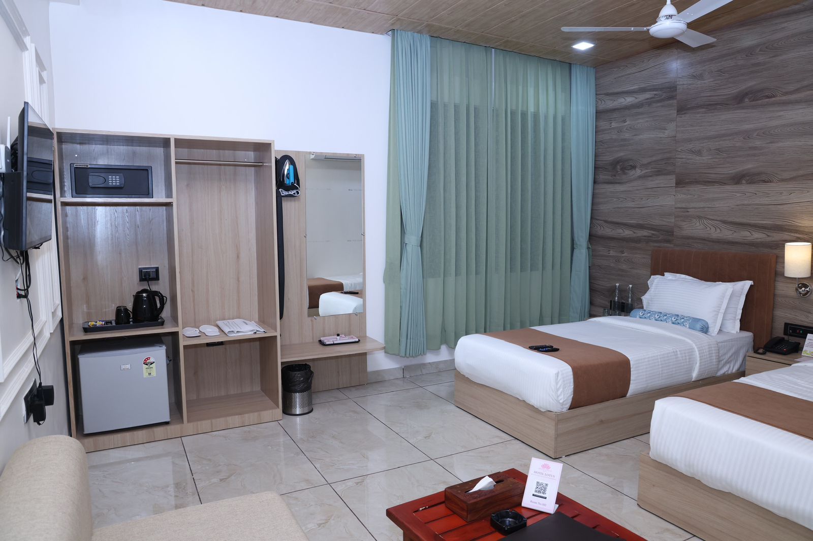 Hotel Lotus Executive Twin Room 3