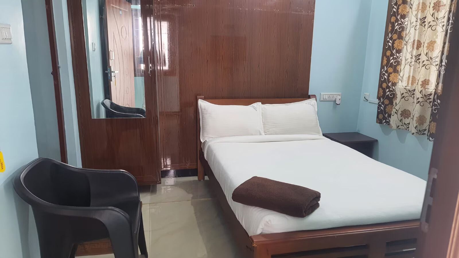 Shri Sai apartment Standard room 4