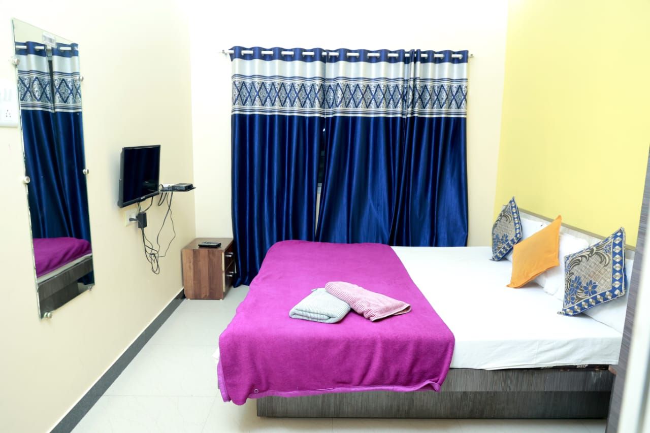 Hotel Adarsh Deluxe AC Room
