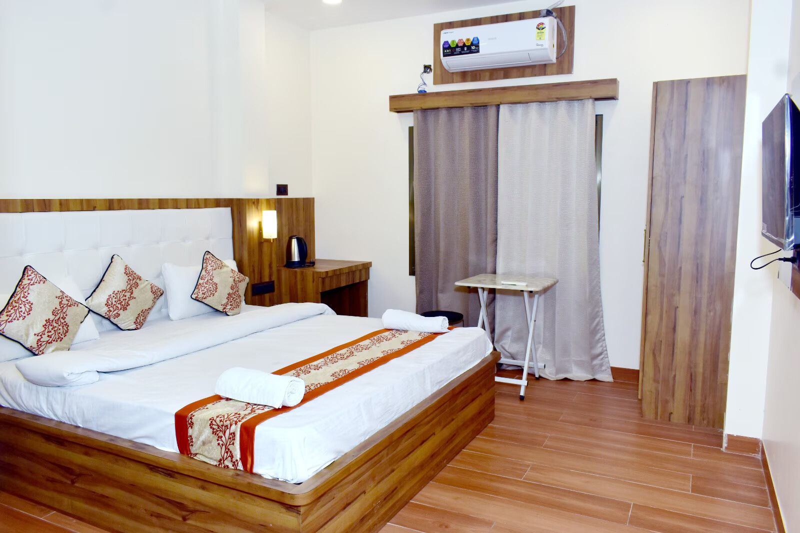 Hotel Geet Palace Inn DELUXE 3