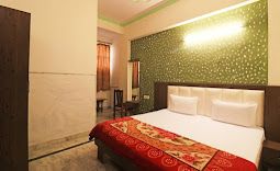 Hotel Ambika Palace Deluxe Room 2