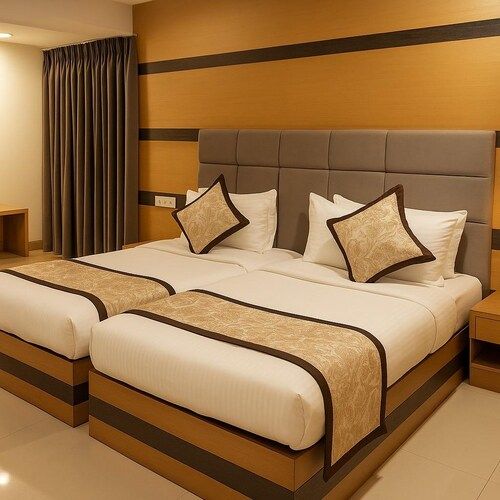 Deluxe Room with City View Queen Bed