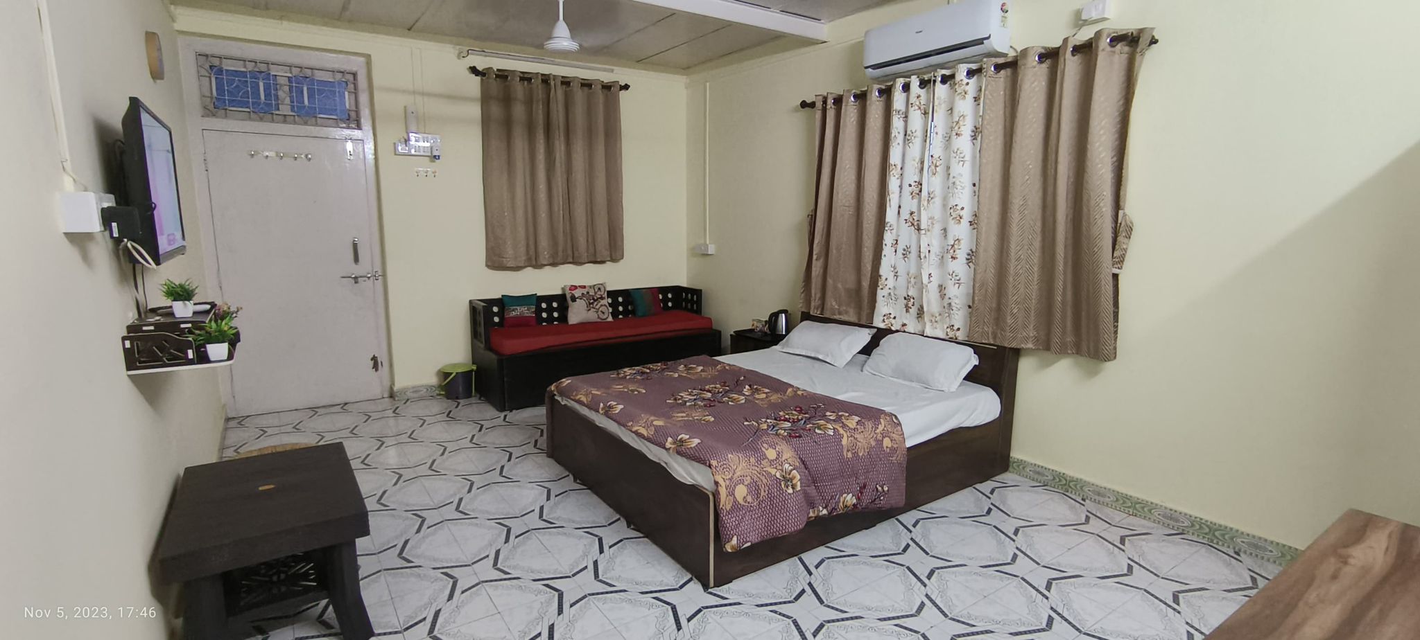 Saumya Homestay Diveagar AC Deluxe Room 4