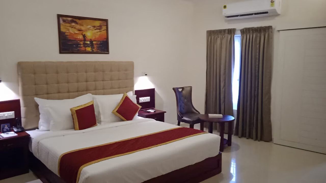 Hotel Palazhi Semi Deluxe AC