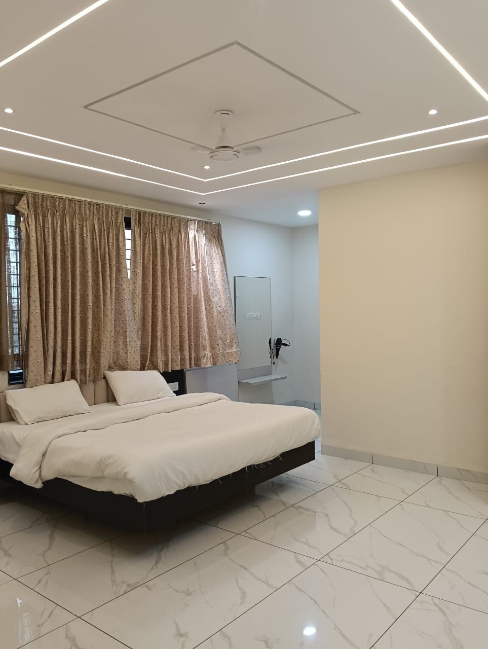 Hotel Aashiyana Deluxe AC Room 2