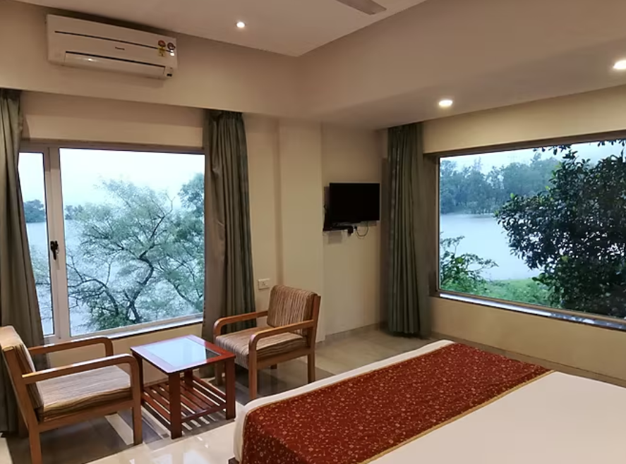 Lake View Resort, Lonavala DELUXE Garden Facing Room 5