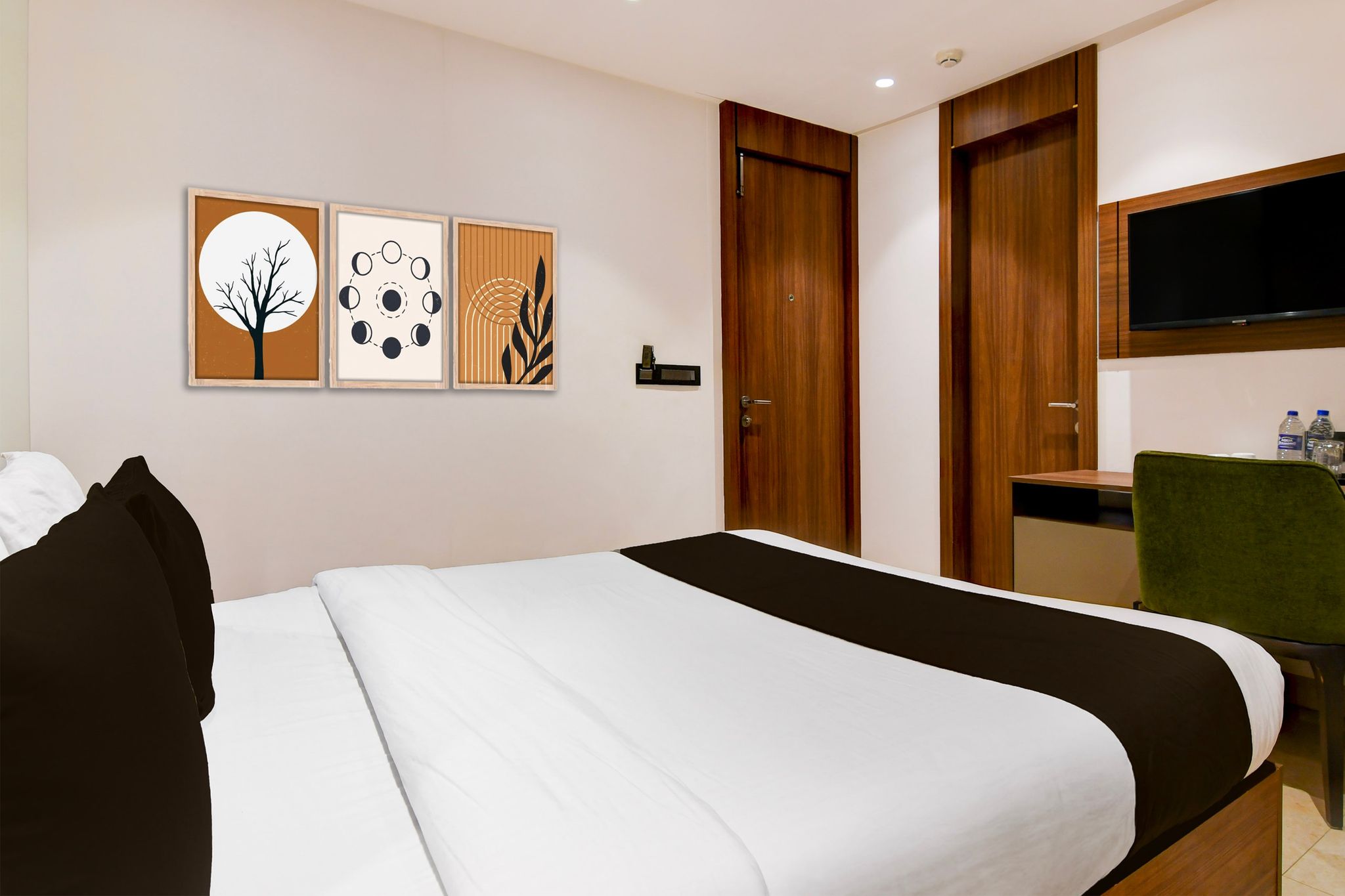 Super Townhouse Oak DLF Newtown Bus Terminal CLASSIC 6