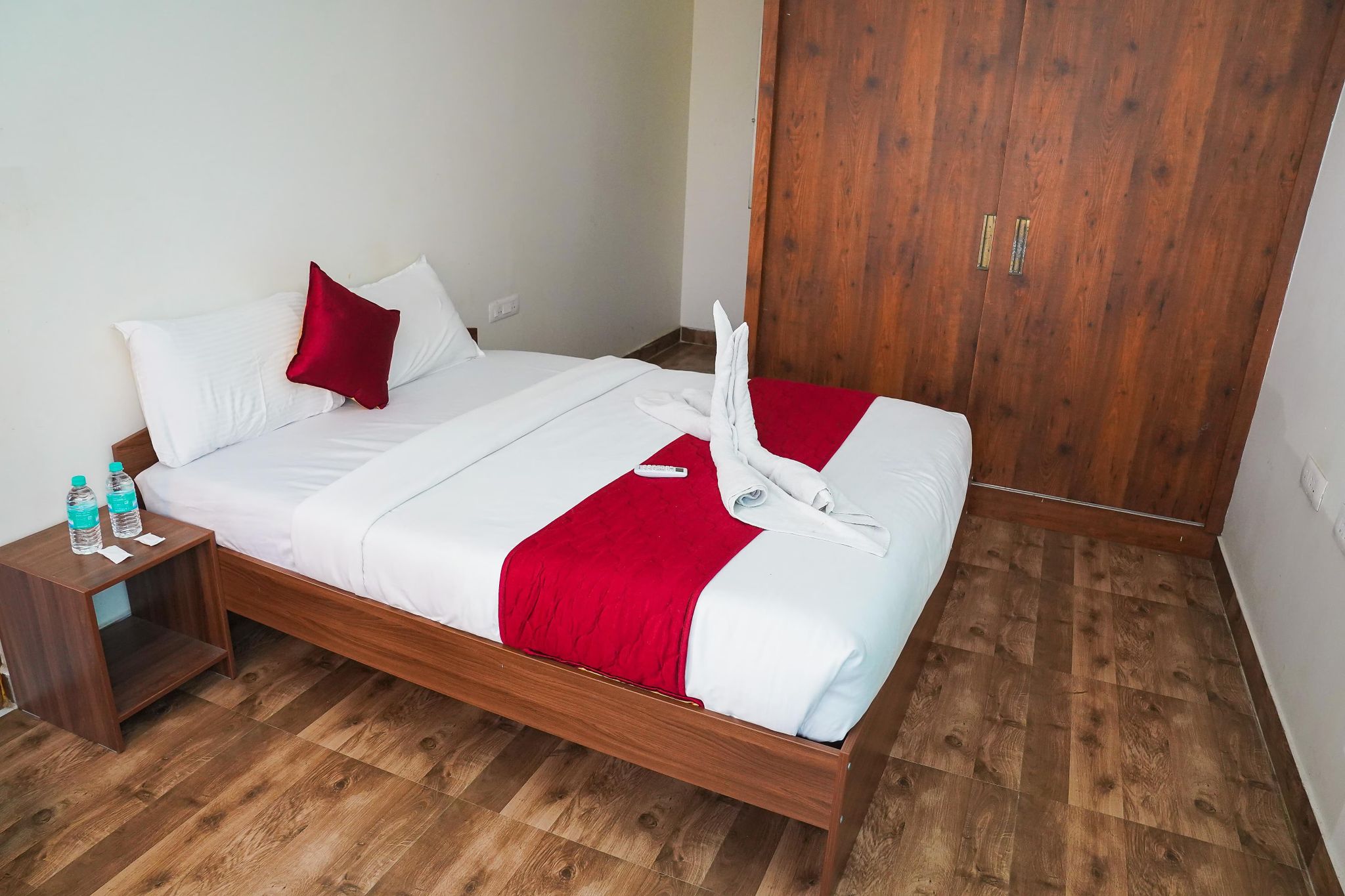 FAMILY SUITE 2BHK BED ROOM