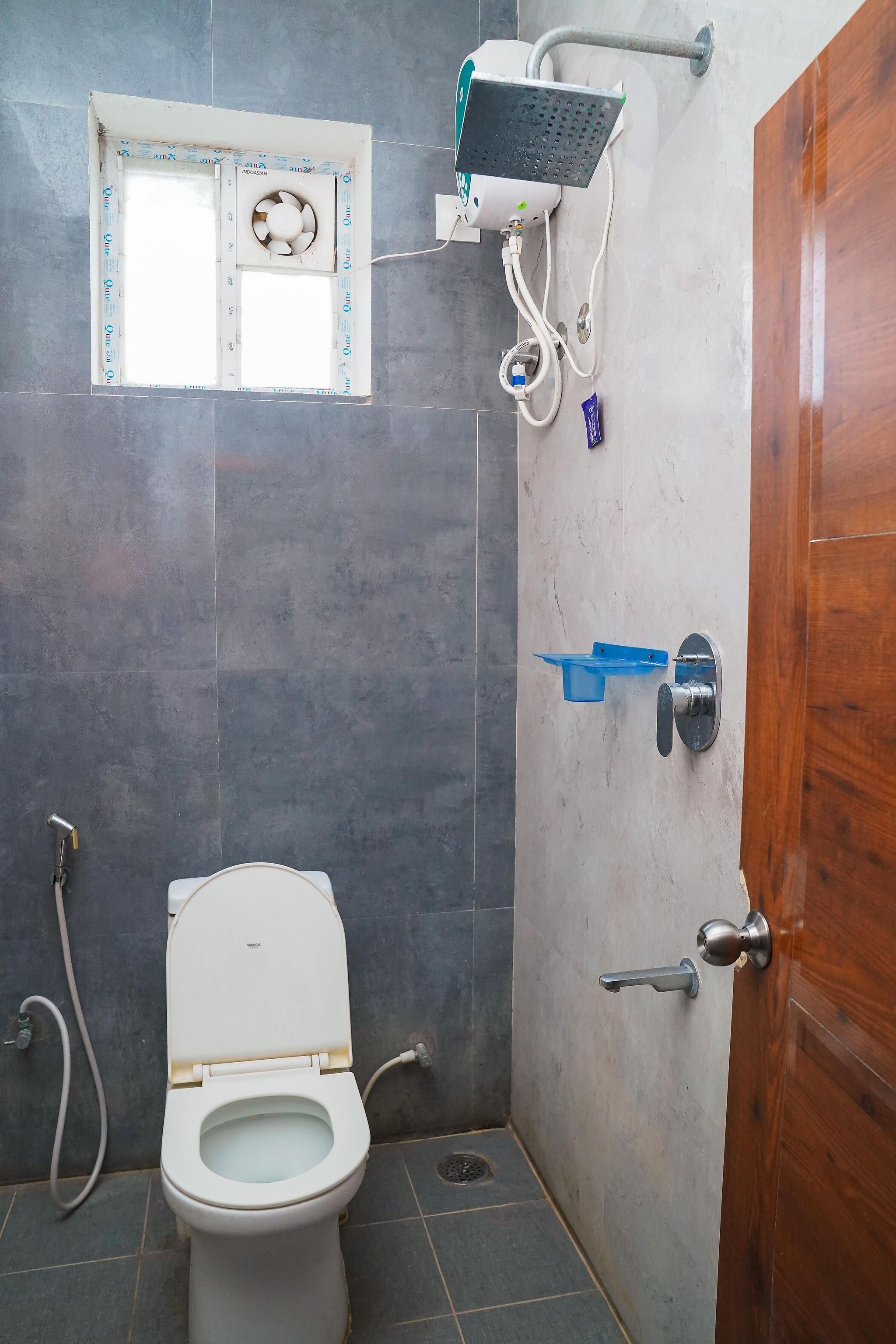 FAMILY SUITE 2BHK BED ROOM