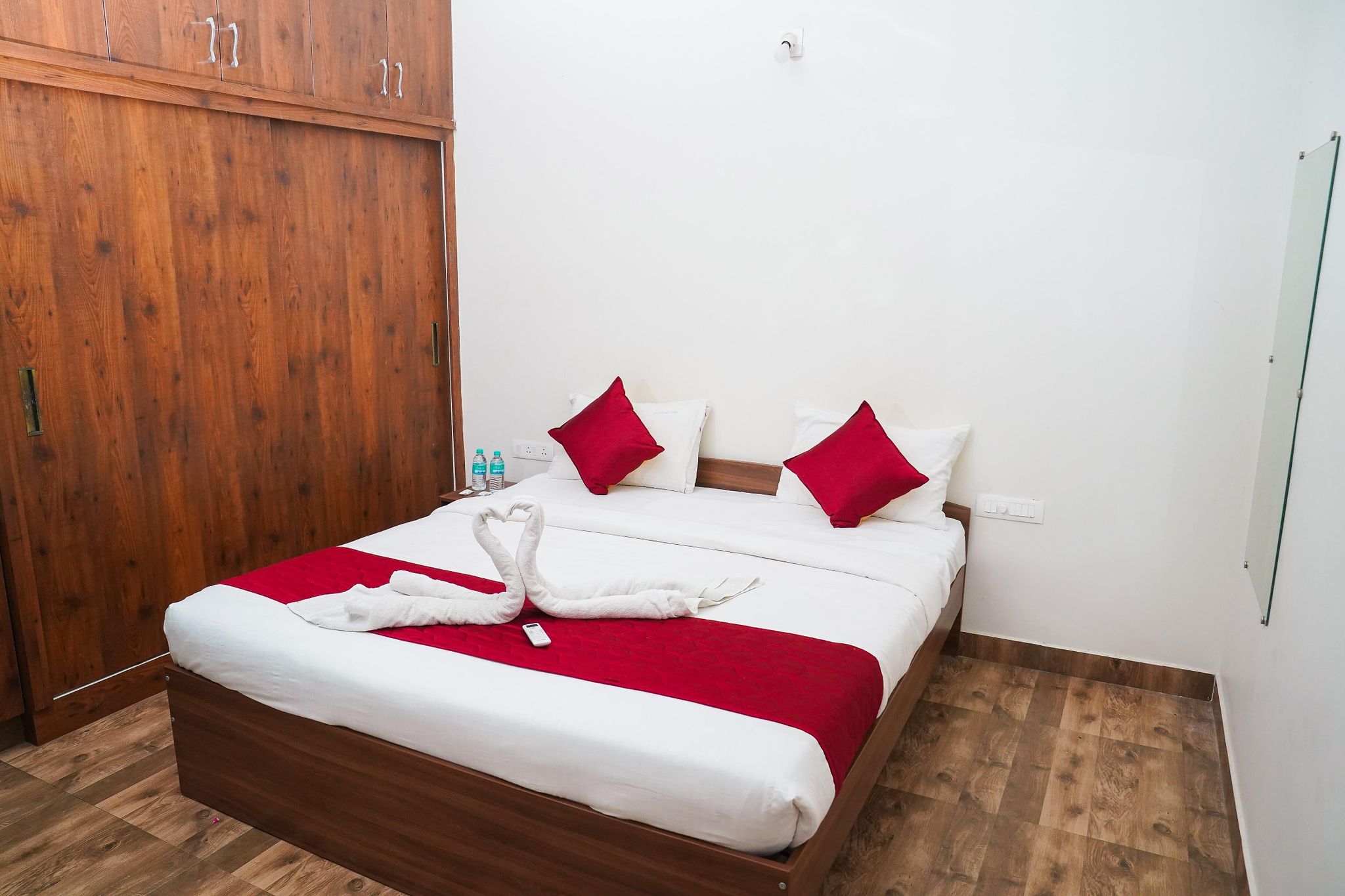 FAMILY SUITE 2BHK BED ROOM