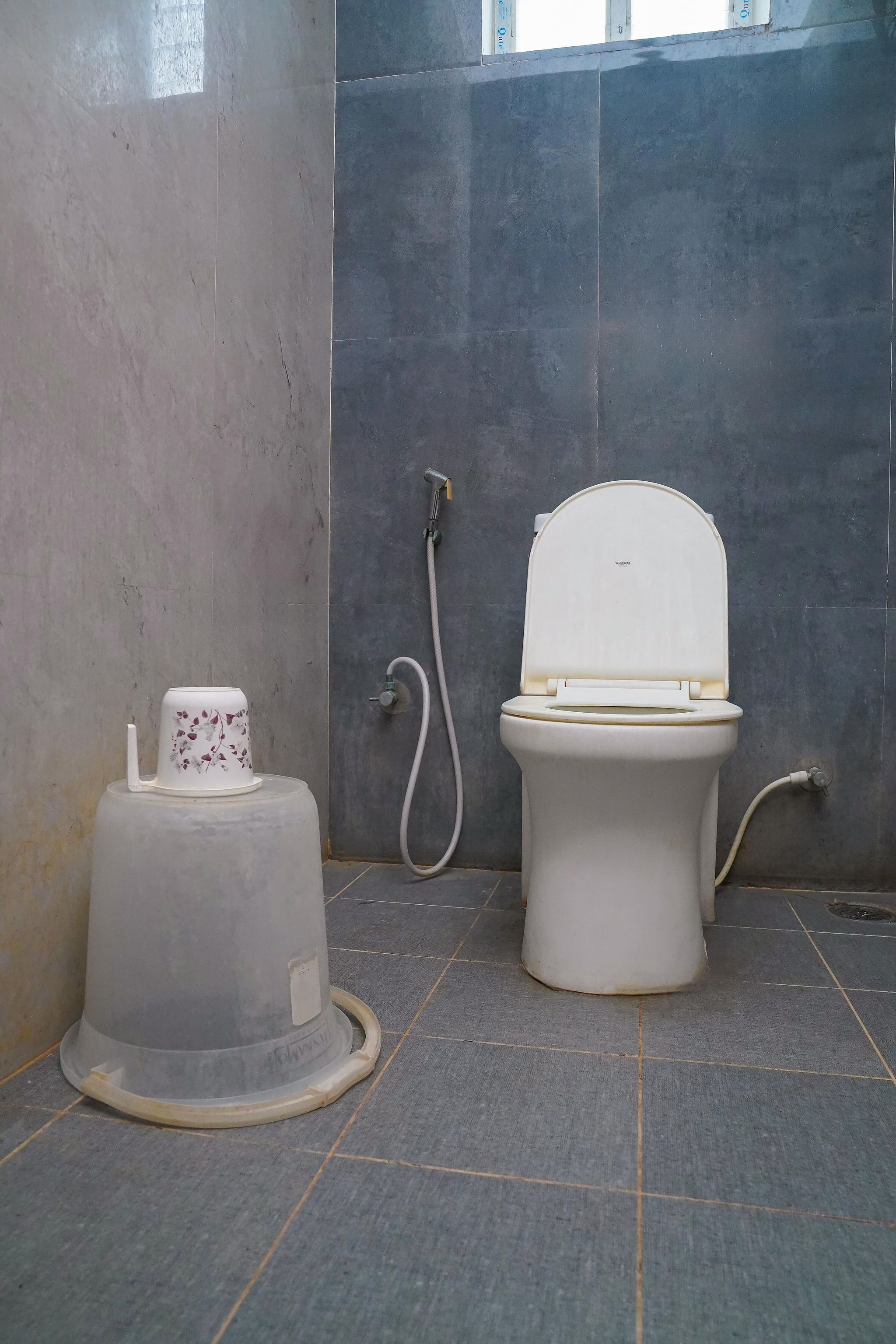 FAMILY SUITE 2BHK BED ROOM