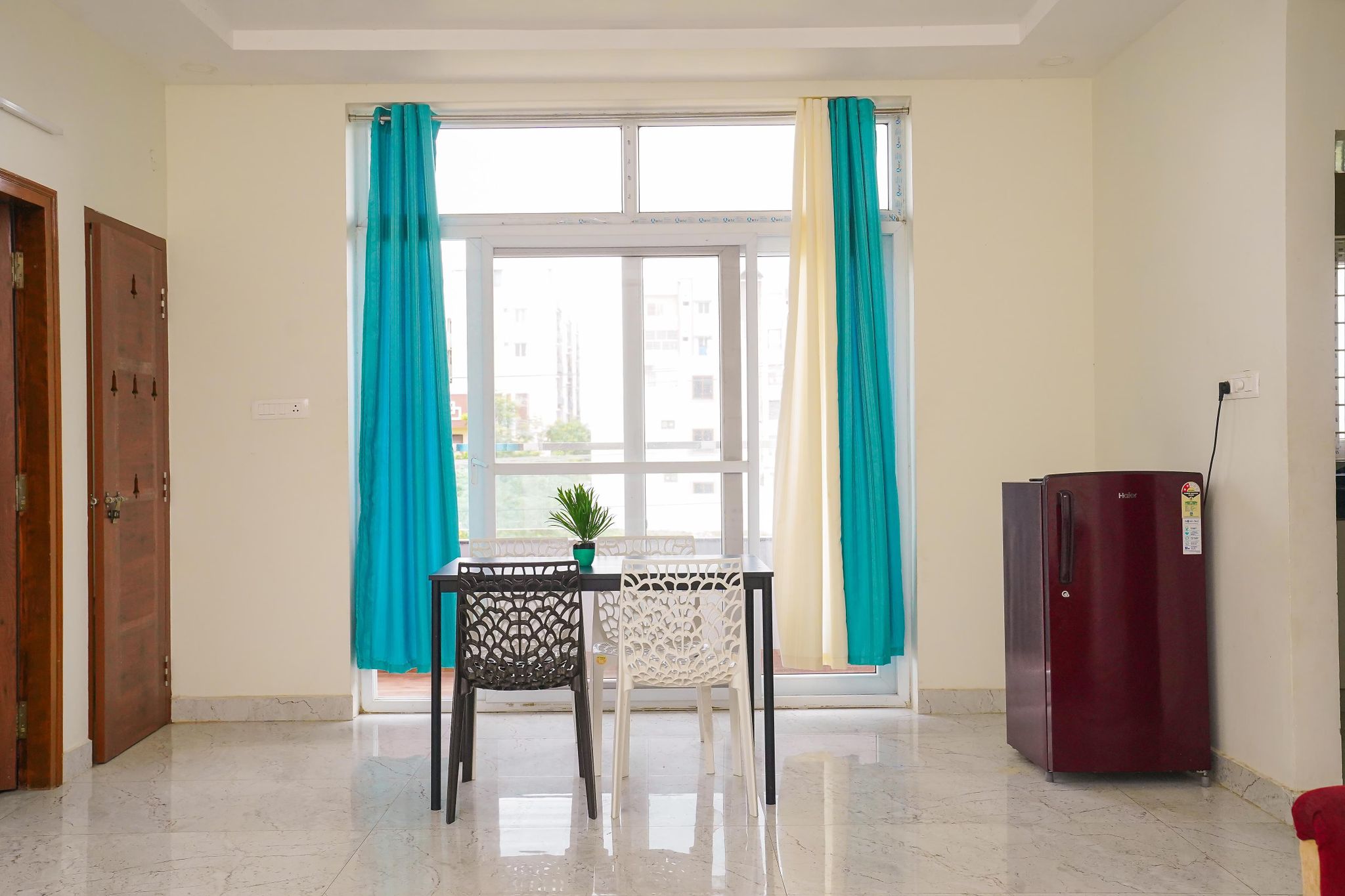 FAMILY SUITE 2BHK BED ROOM