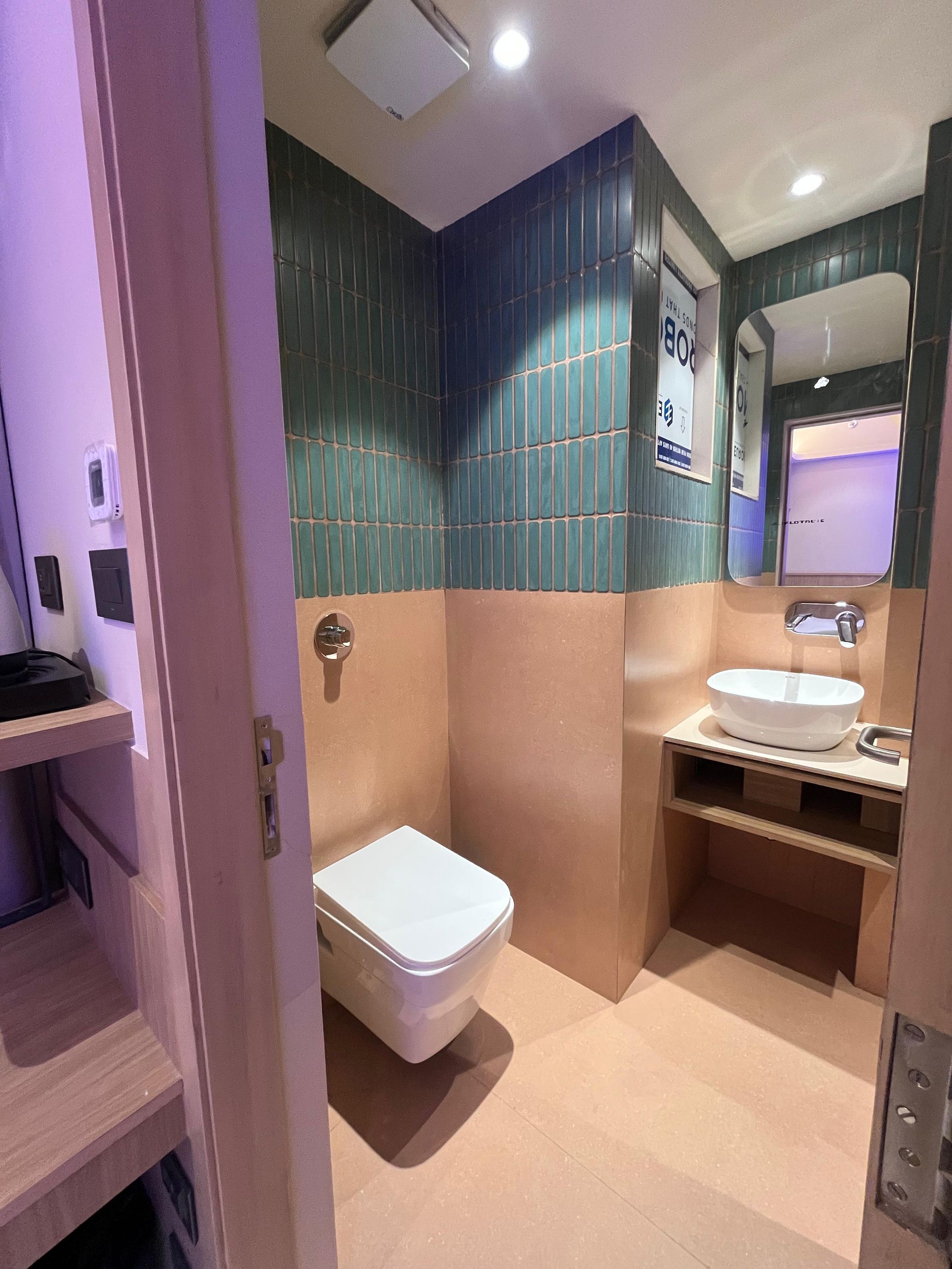 Indie Stays Nesco Goregaon Cozy Double 2