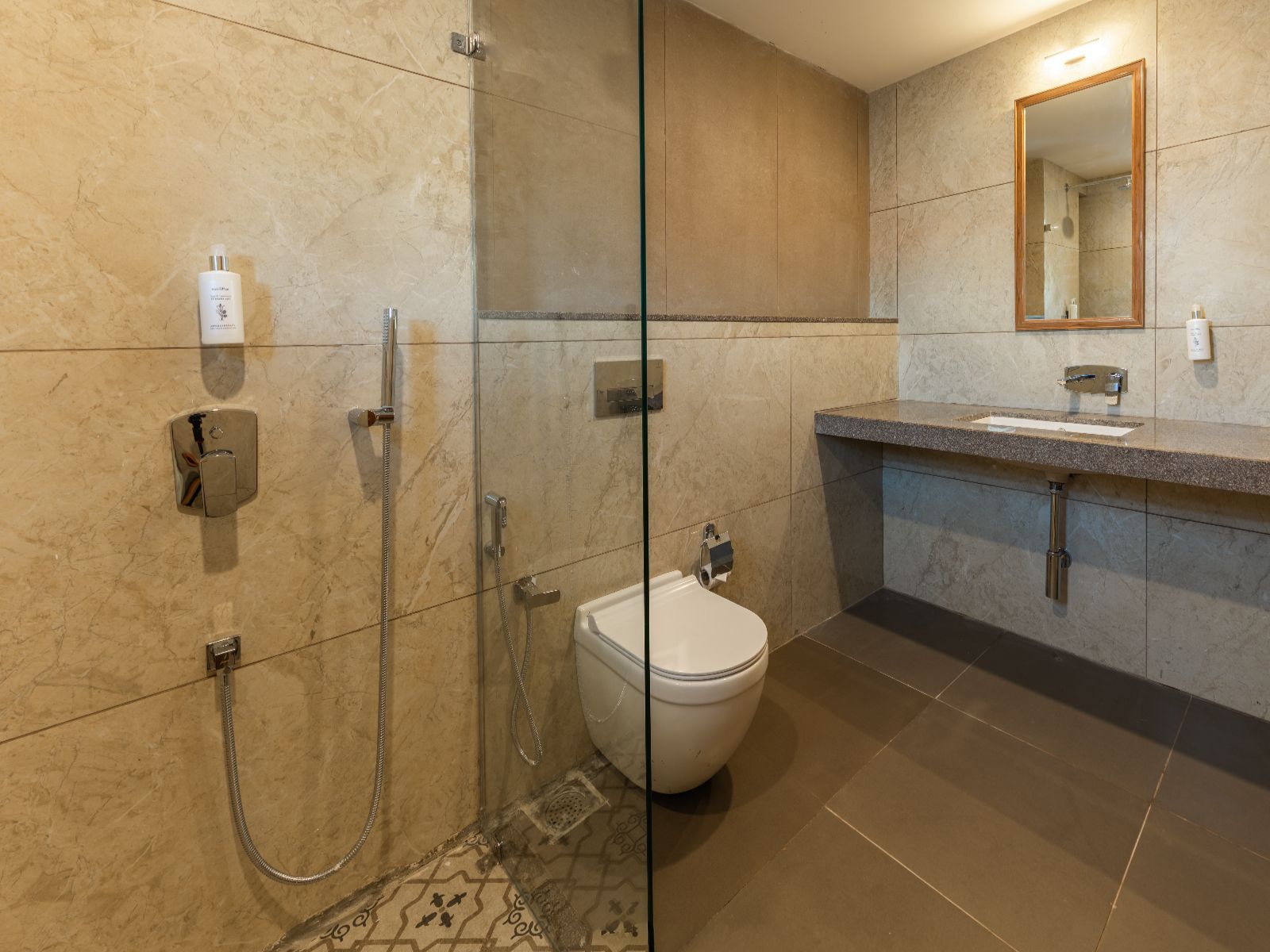 Bed in 6 Bed Female Dormitory with Balcony and City View