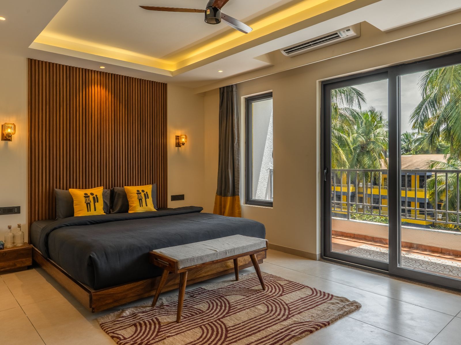 The Hosteller Bam Goa, Calangute Deluxe Double Room with Balcony and City View 5