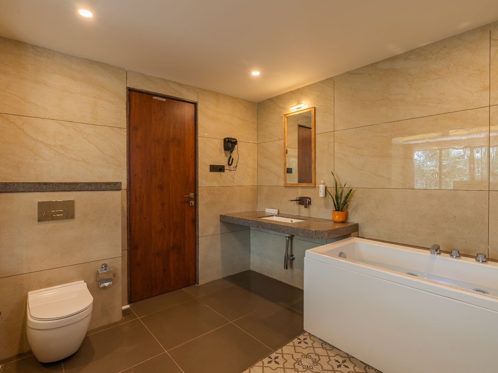 Superior Double Room with Jacuzzi and Balcony