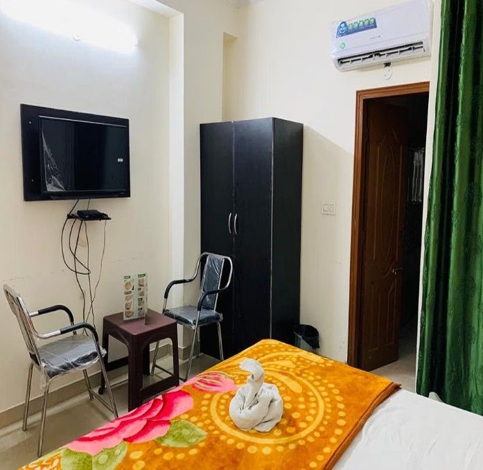 Hotel Kohinoor Deluxe Room 3