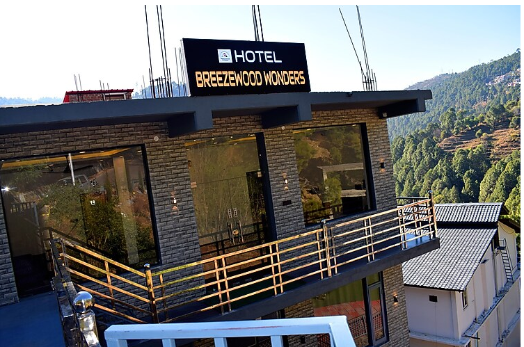 HOTEL BREEZEWOOD WONDERS
