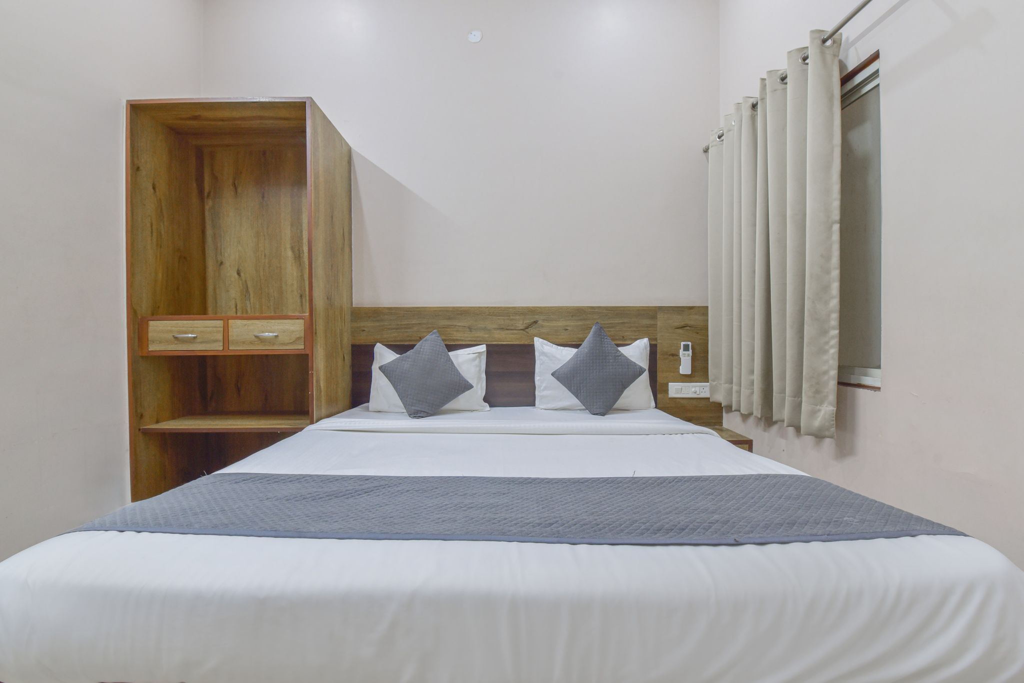 Hotel Shivansh Deluxe Room 3