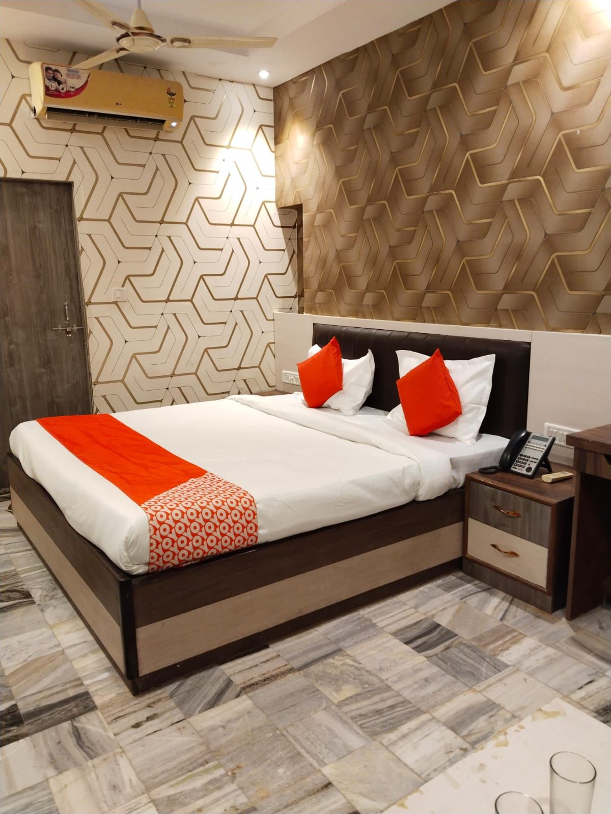 Hotel Shree Mangal Kamna Deluxe Room 4