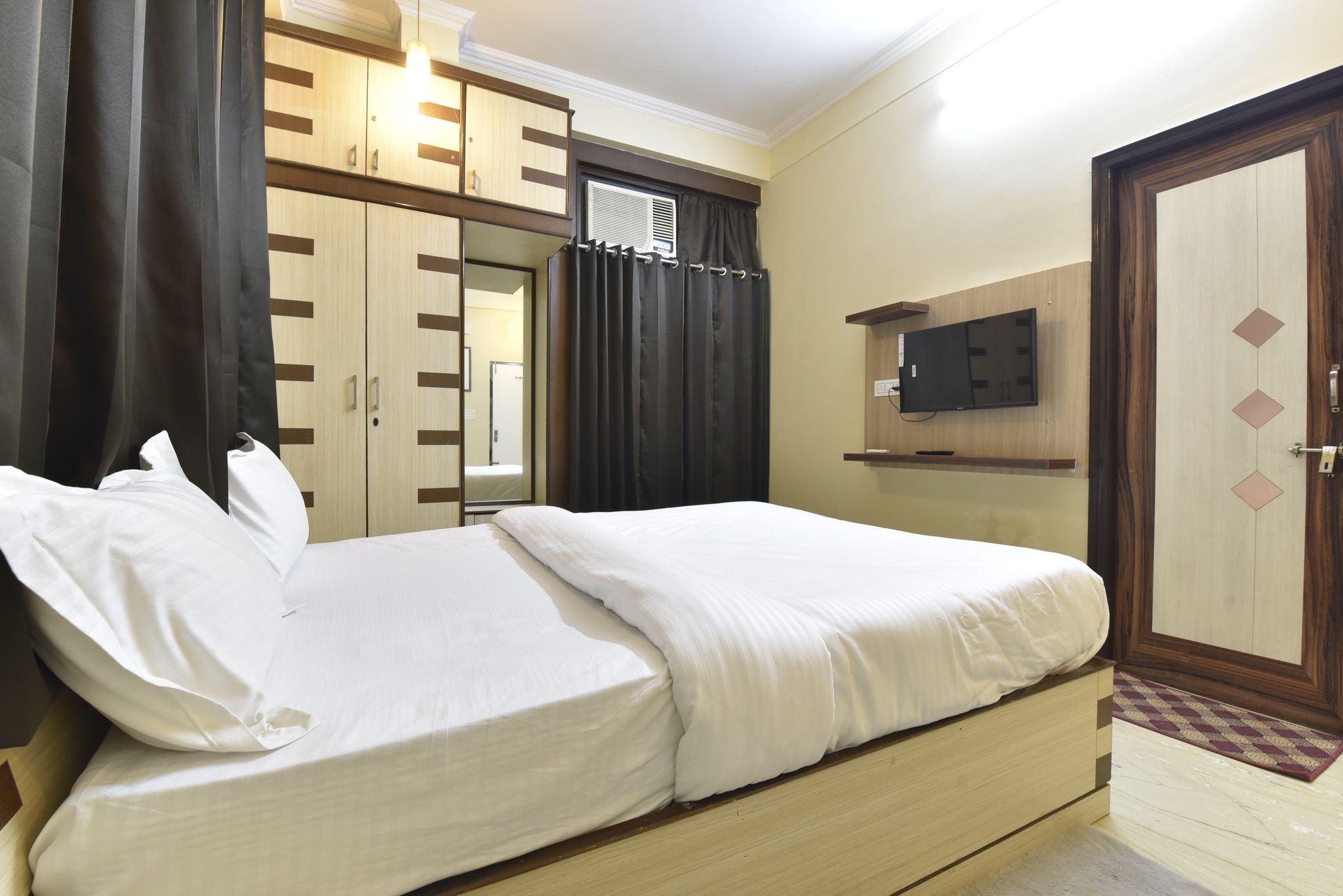 Hotel The Grand Kailash Deluxe Room 2