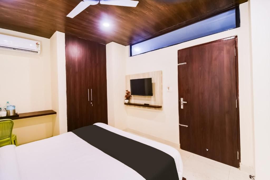 Hotel Shayla Inn Deluxe Room 3