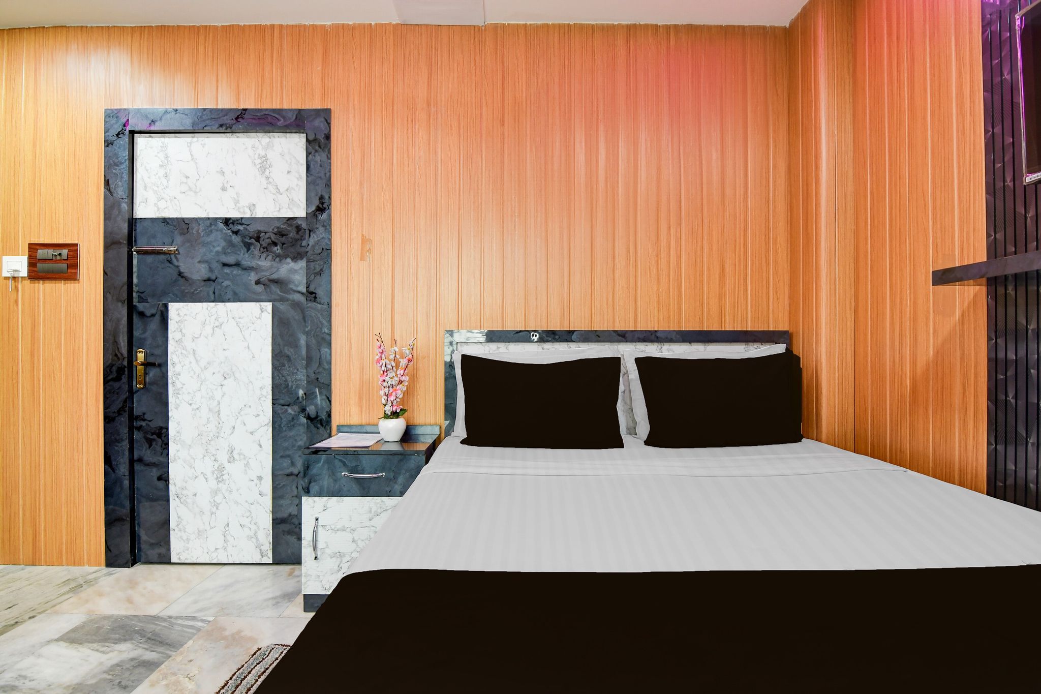 Collection O New Jalpaiguri Railway Station Formerly Prince Lodge CLASSIC 6