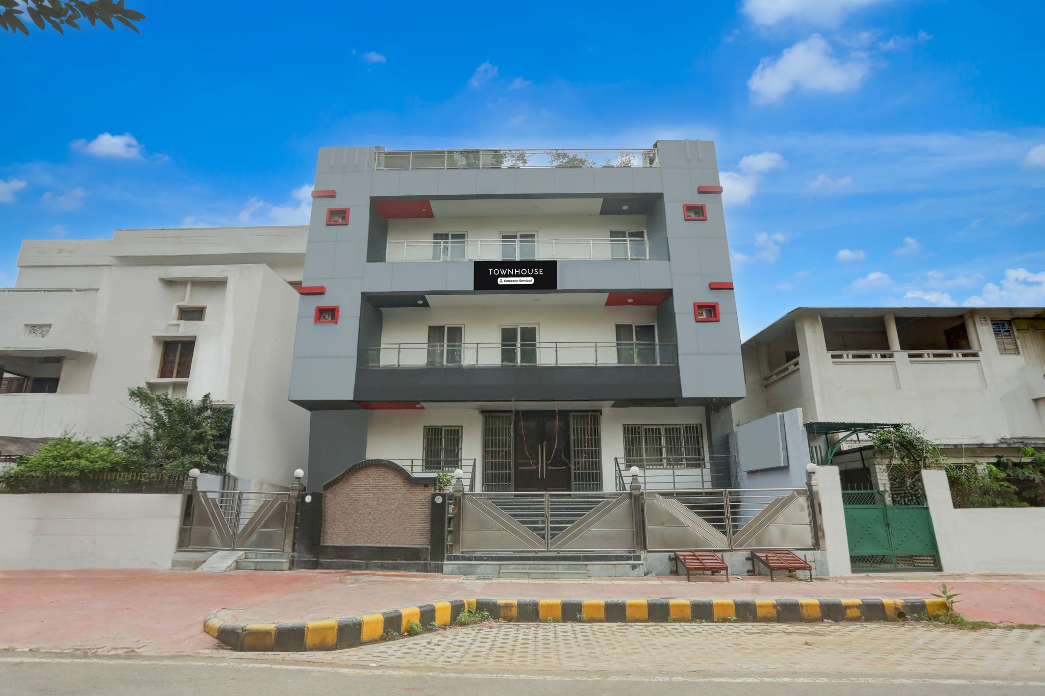 Super Townhouse Old Katra Prayagraj