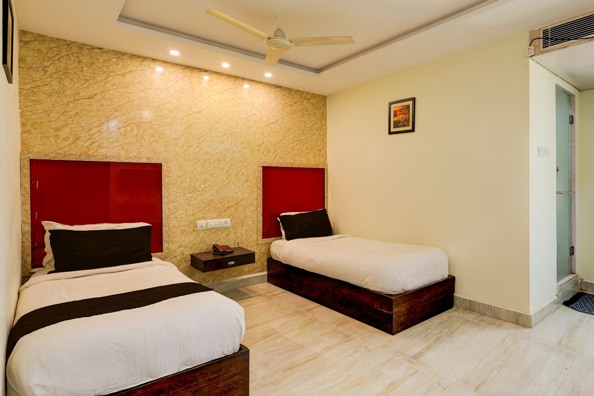 Super Townhouse Benz Circle MG Road CLASSIC 10