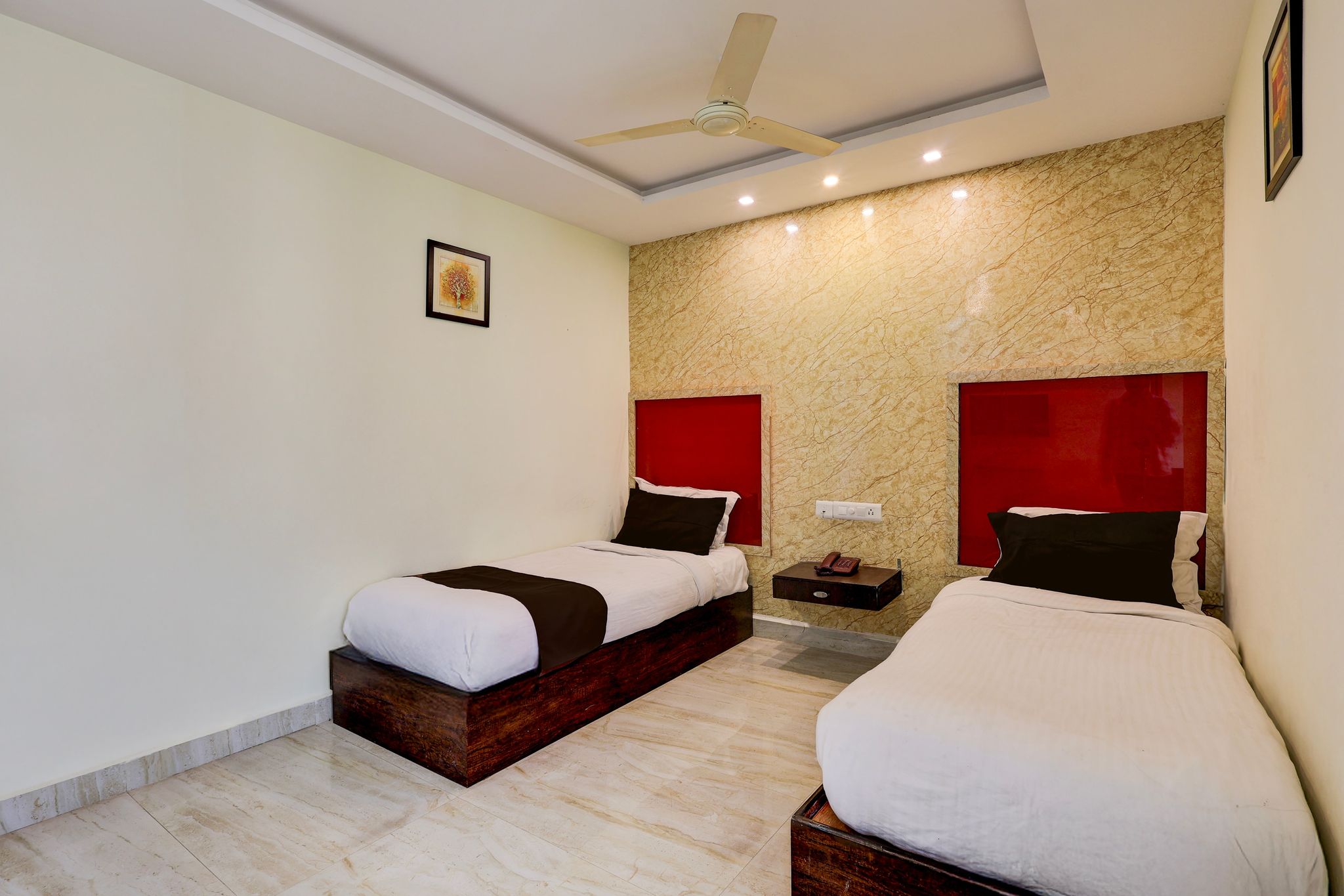 Super Townhouse Benz Circle MG Road CLASSIC 9