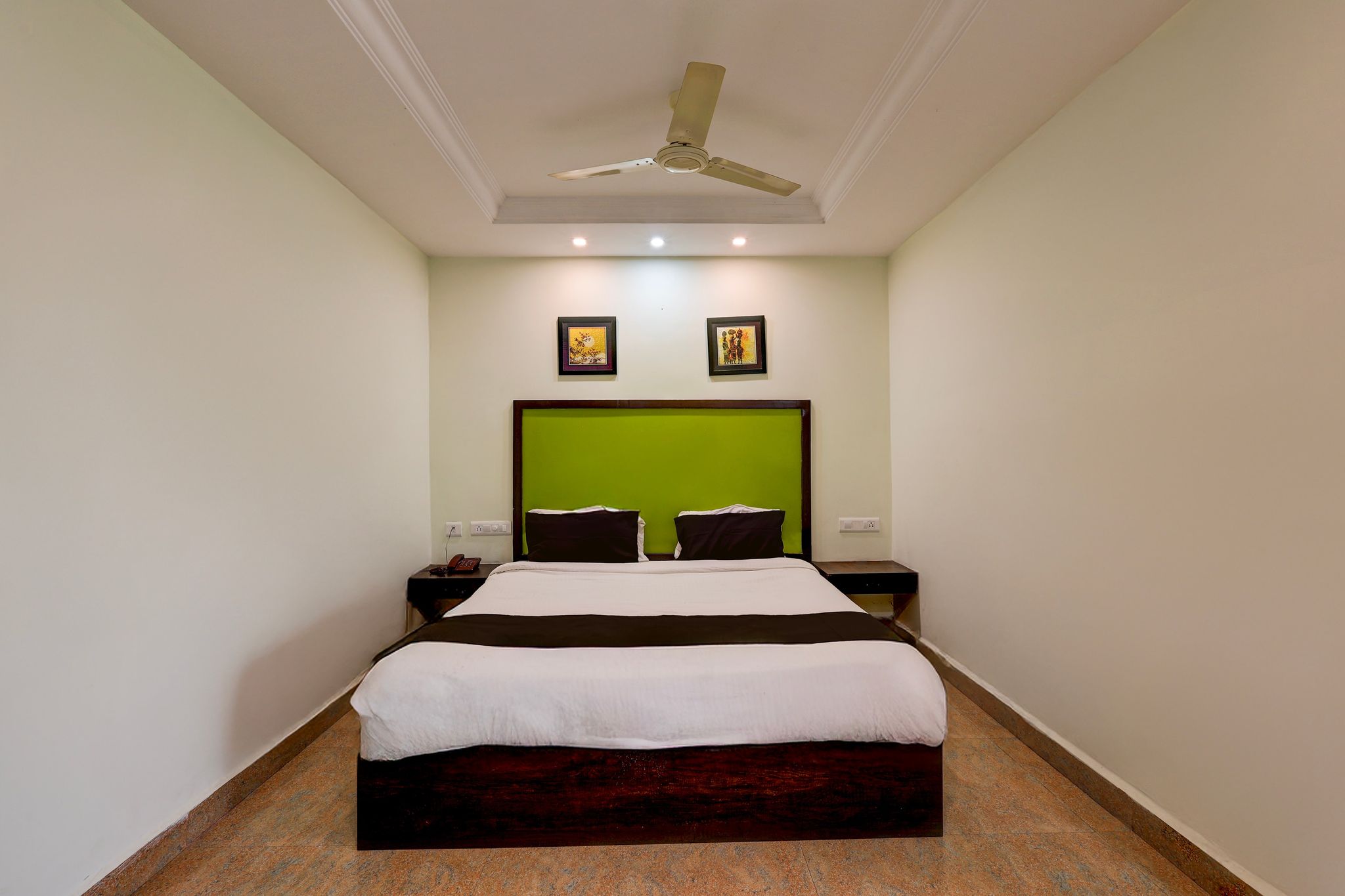 Super Townhouse Benz Circle MG Road CLASSIC 8