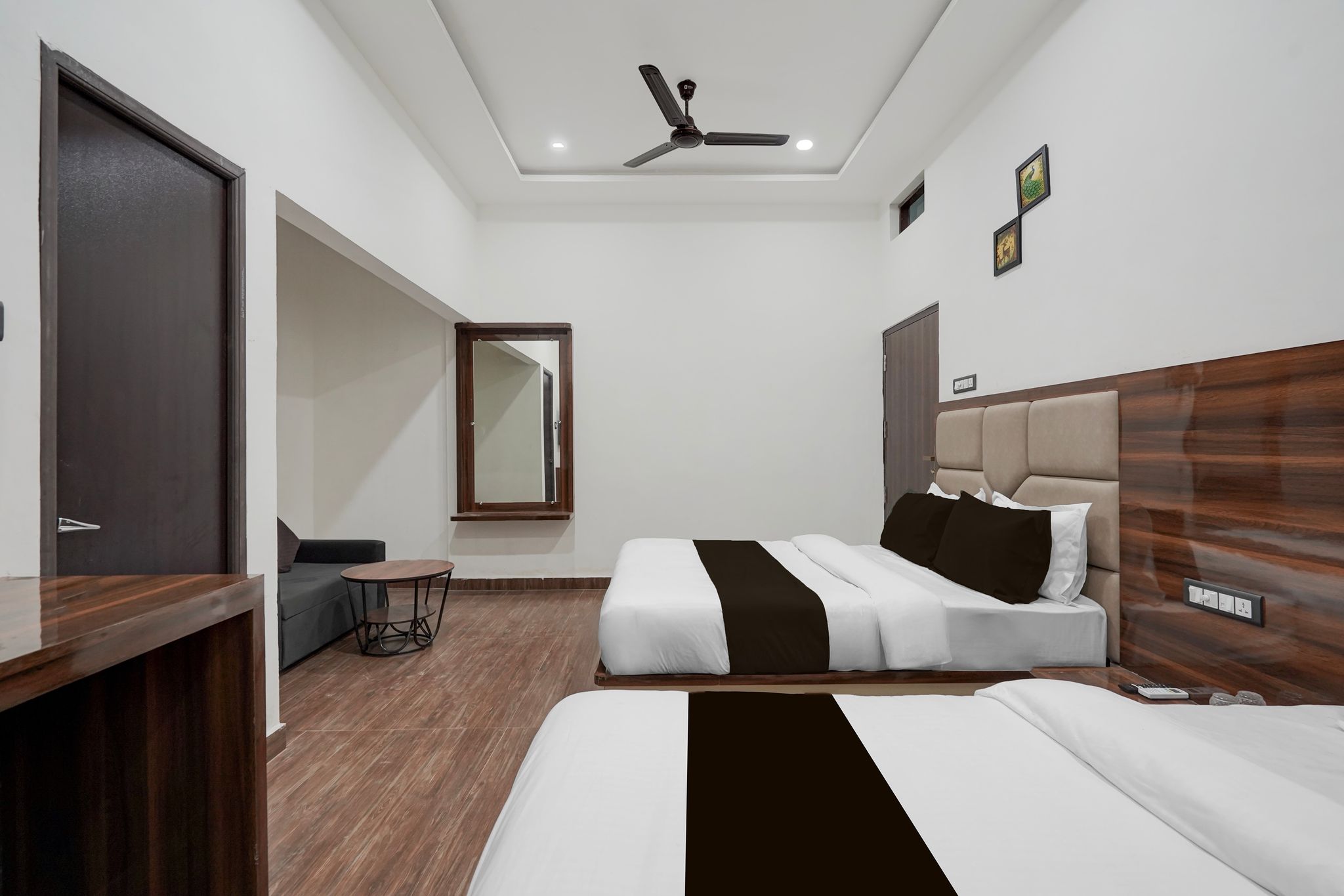 Super Collection O Banaras Railway Junction Formerly Varanasi Suites CLASSIC 8