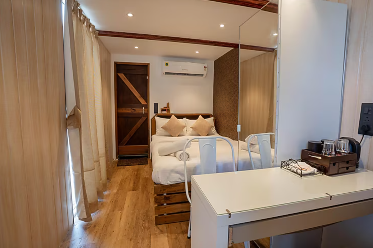 Out of Box Living, Kashid - Resort Small Luxurious Box