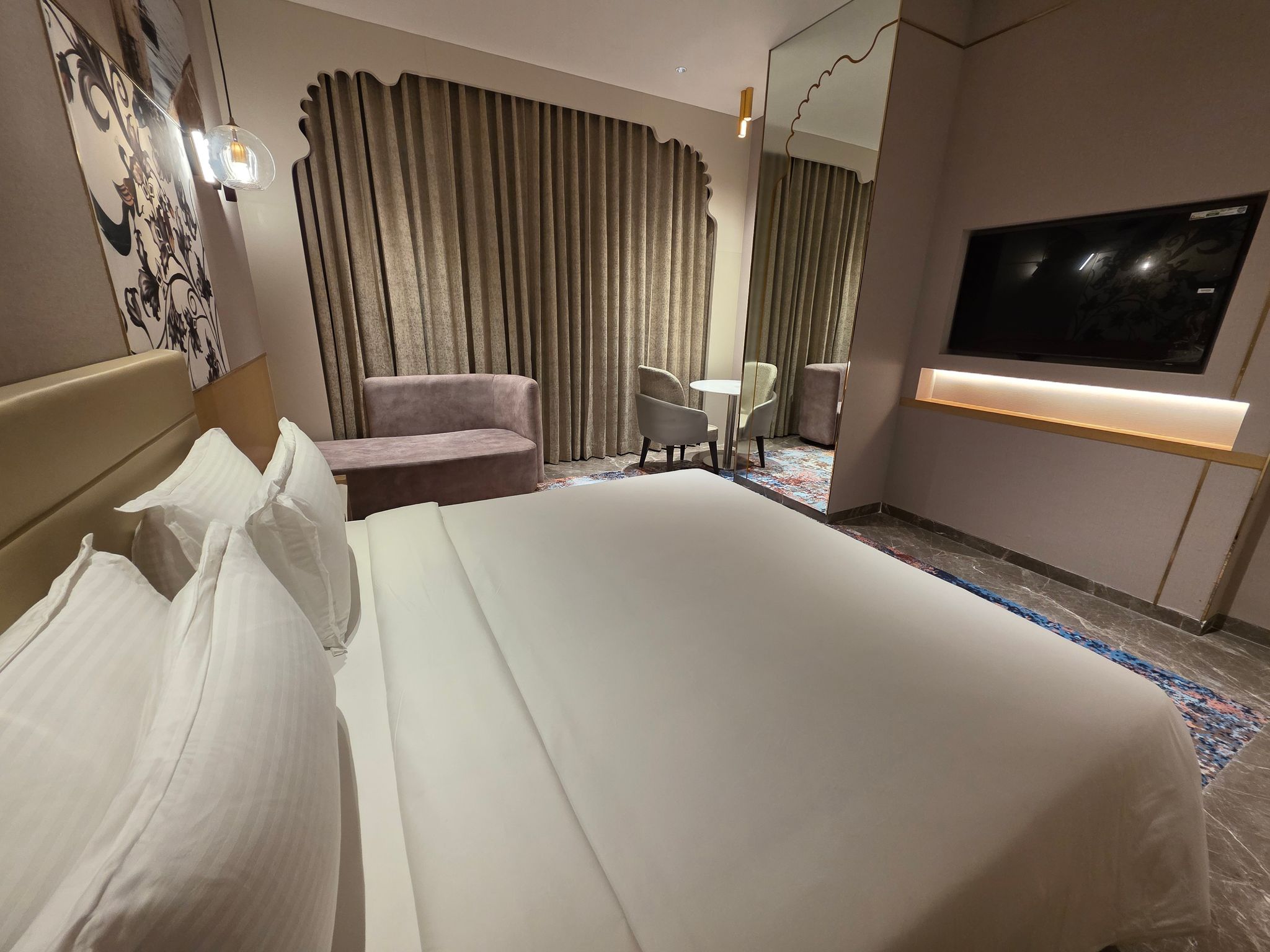 Deluxe King Room