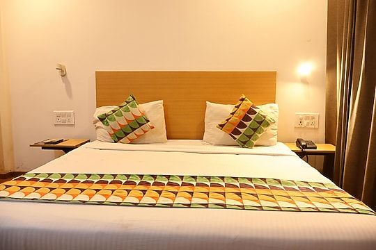 TRPOTELS SCEME 78 Deluxe Room 4